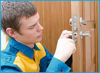 Lock Locksmith Services Detroit, MI 313-344-1754 - 5-lock-opening
